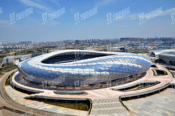 ETFE薄膜是什么材料？ETFE透明膜結(jié)構(gòu)有哪些特點(diǎn)？