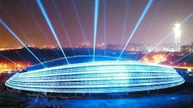 速滑館 “冰絲帶” 首度亮燈 速滑館 “冰絲帶” 首度亮燈