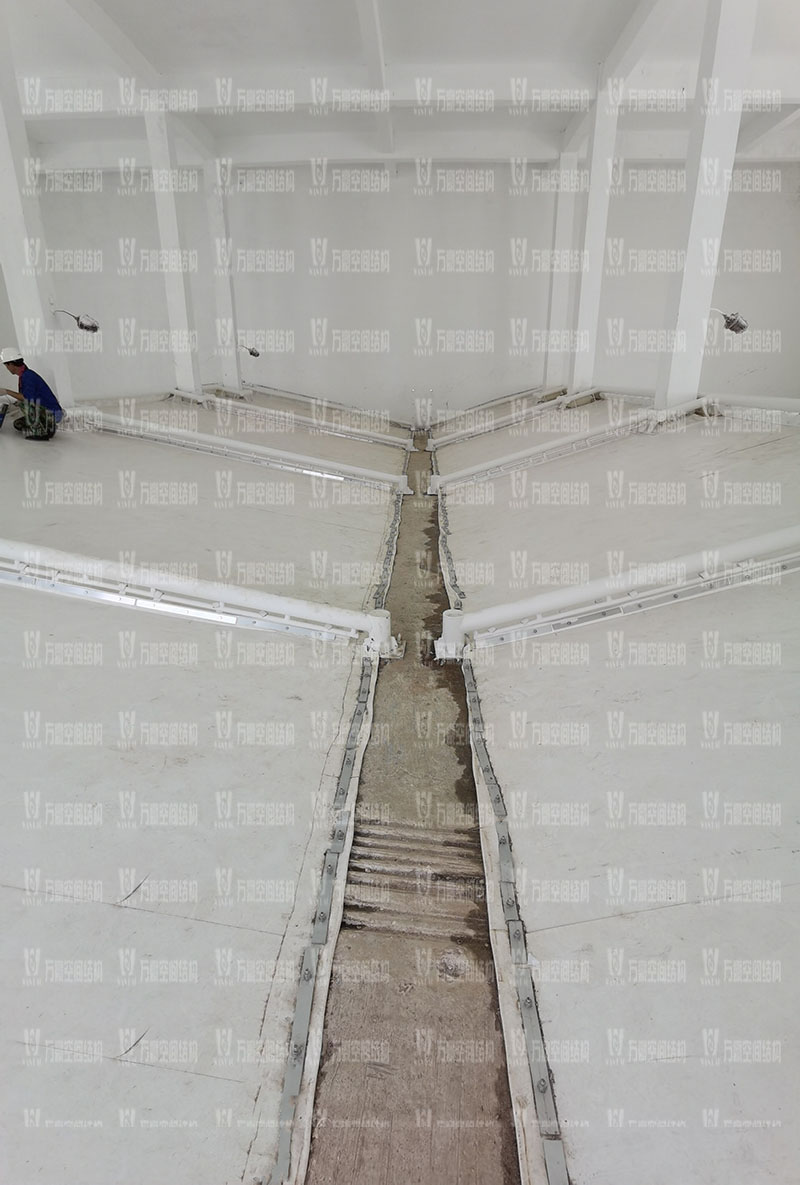 張拉膜安裝好后裝什么顏色的燈好看？景觀膜結(jié)構(gòu)燈光顏色該如何選擇？