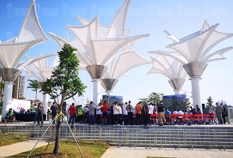 PTFE膜結(jié)構(gòu)膜材具備哪些特點(diǎn)？PTFE膜結(jié)構(gòu)膜材為什么能成為膜結(jié)構(gòu)領(lǐng)域主流材料？