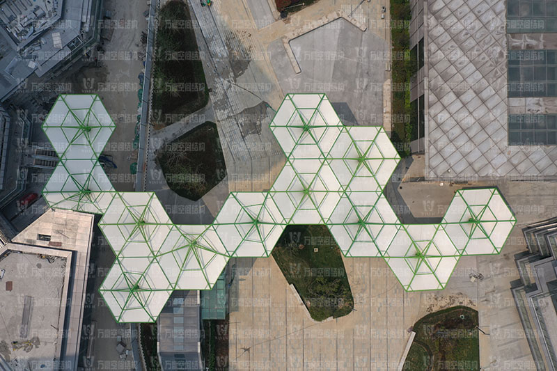 PTFE膜材跟PVC膜材有何區(qū)別？PTFE膜結(jié)構(gòu)的優(yōu)勢在哪里？