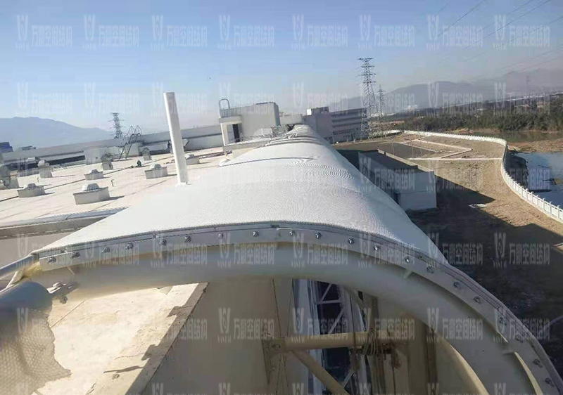 寧波益富樂公司新廠房外立面PTFE膜結構項目膜結構安裝中