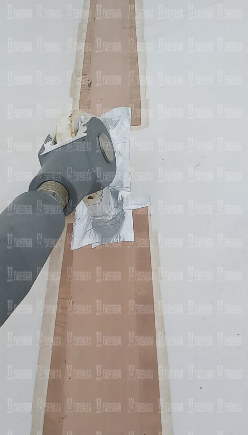 汕尾市體育中心（一期）工程田徑場膜結(jié)構(gòu)項目進(jìn)入二次膜及防水施工階段