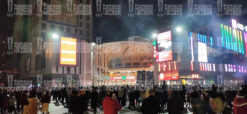 新泰卓越·財(cái)富廣場(chǎng)膜結(jié)構(gòu)項(xiàng)目接近尾聲 新泰卓越·財(cái)富廣場(chǎng)膜結(jié)構(gòu)項(xiàng)目接近尾聲