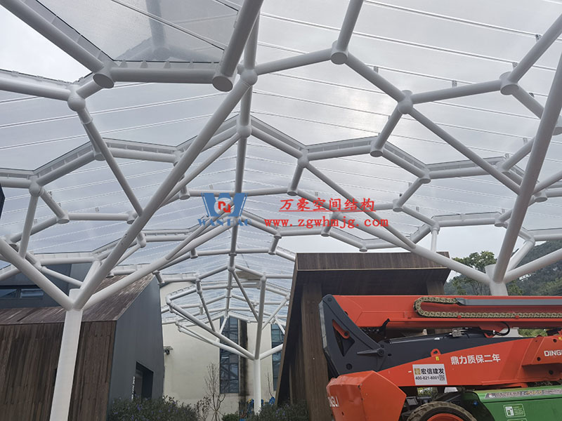 ETFE膜結(jié)構(gòu)建筑有哪些優(yōu)勢？ETFE膜結(jié)構(gòu)材料對比其他材料有哪些優(yōu)點(diǎn)？