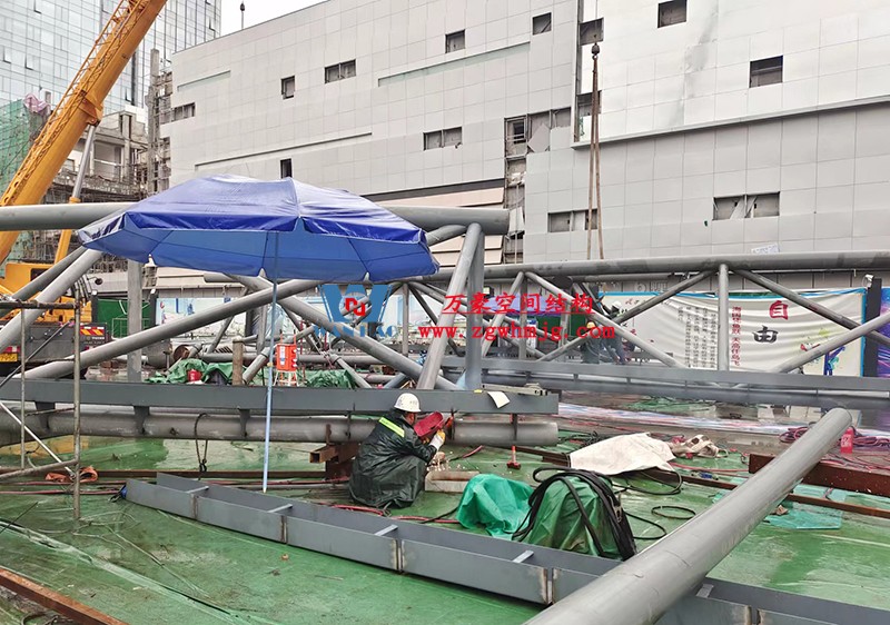 明宇廣場6號地塊商業(yè)（萬達廣場）改造項目鋼膜結(jié)構(gòu)ETFE蓋頂天幕工程開始施工