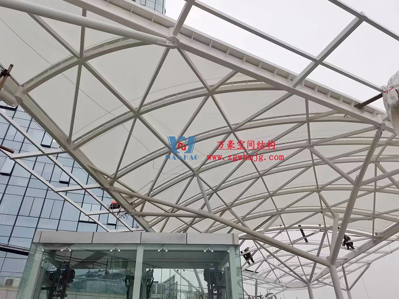 明宇廣場(chǎng)6號(hào)地塊商業(yè)（萬(wàn)達(dá)廣場(chǎng)）改造項(xiàng)目鋼膜結(jié)構(gòu)ETFE蓋頂天幕工程