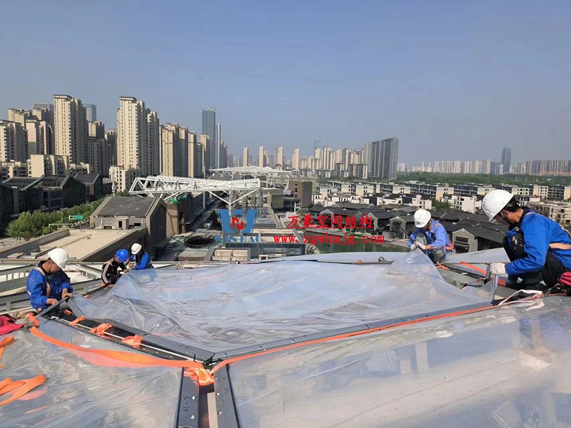 勞動(dòng)最光榮，致敬一線工作者！