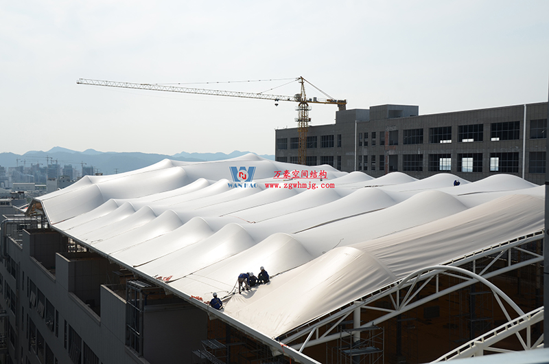 浙江真愛毯業(yè)科技有限公司廠房三屋面膜結構工程完工大吉！