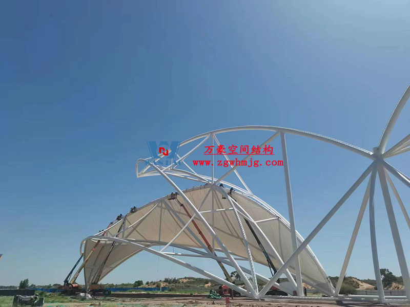 膜結(jié)構(gòu)大門出入口的優(yōu)勢特點