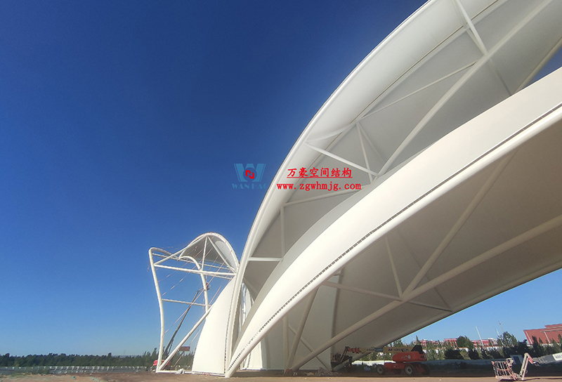 陜西定邊馬蓮灘沙漠公園鋼膜結(jié)構(gòu)工程“奮力快跑”，工程“進(jìn)度條”刷新了!