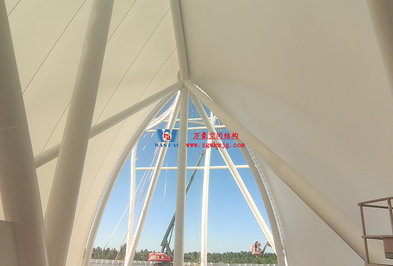 陜西定邊馬蓮灘沙漠公園鋼膜結(jié)構(gòu)工程“奮力快跑”，工程“進(jìn)度條”刷新了!