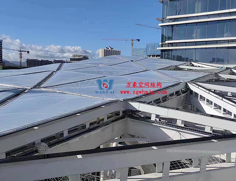 縱使烈日炎炎，腳步從未止歇！海南這個(gè)ETFE氣枕膜項(xiàng)目施工進(jìn)度有最新消息