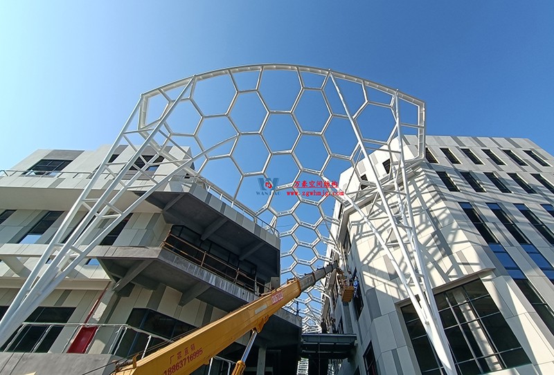 建筑藝術(shù)中鋼結(jié)構(gòu)的力學(xué)美感表達