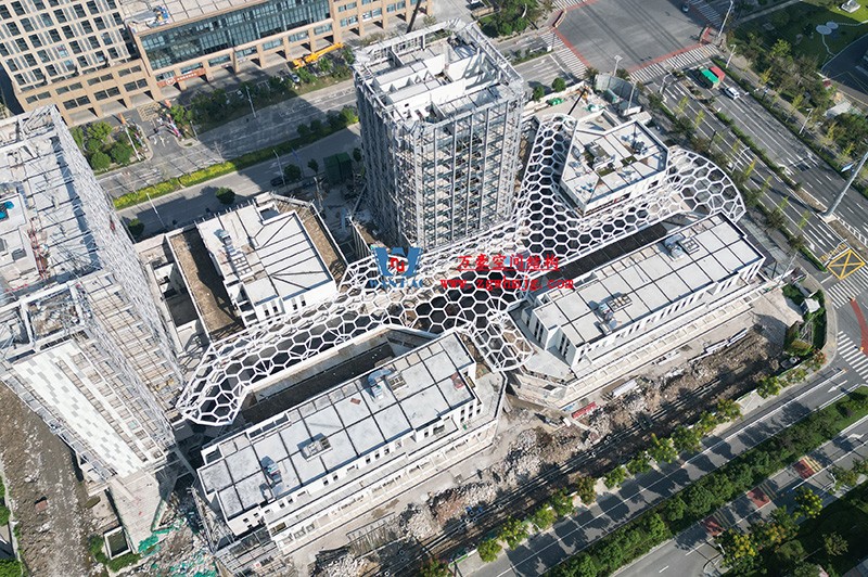 建筑藝術(shù)中鋼結(jié)構(gòu)的力學(xué)美感表達