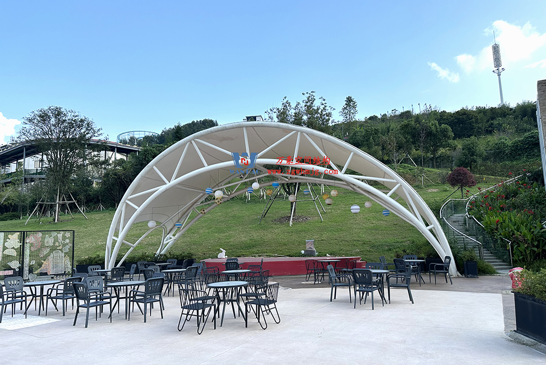 膜結(jié)構(gòu)遮陽雨棚受歡迎的主要原因是什么？