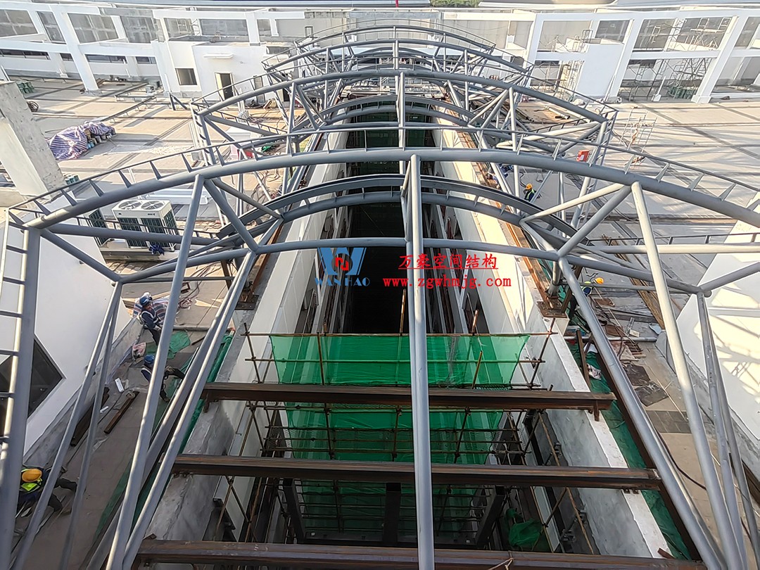 全力以赴高效推進(jìn)項(xiàng)目施工，高質(zhì)量完成建設(shè)任務(wù)