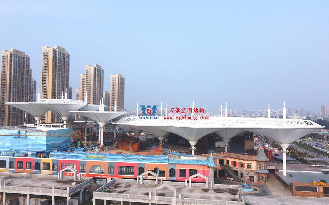 有骨骼、有皮膚的PTFE膜結(jié)構(gòu)建筑