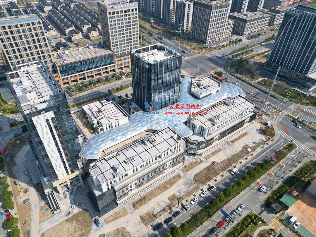 已完工，這個ETFE氣枕商業(yè)天幕閃亮登場！