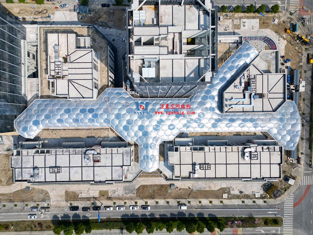 已完工，這個ETFE氣枕商業(yè)天幕閃亮登場！