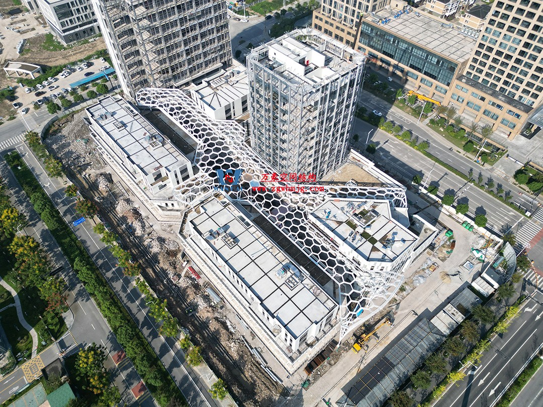 已完工，這個ETFE氣枕商業(yè)天幕閃亮登場！