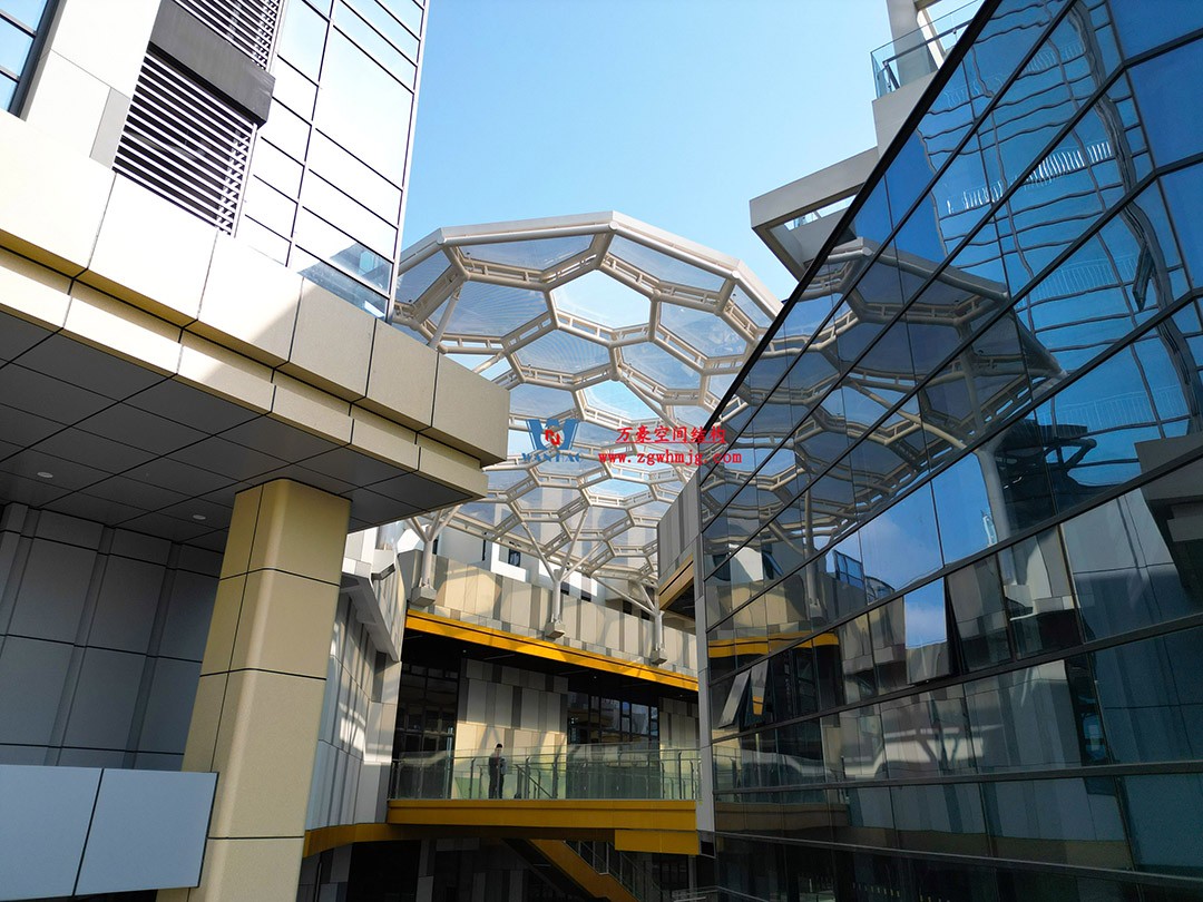 已完工，這個ETFE氣枕商業(yè)天幕閃亮登場！