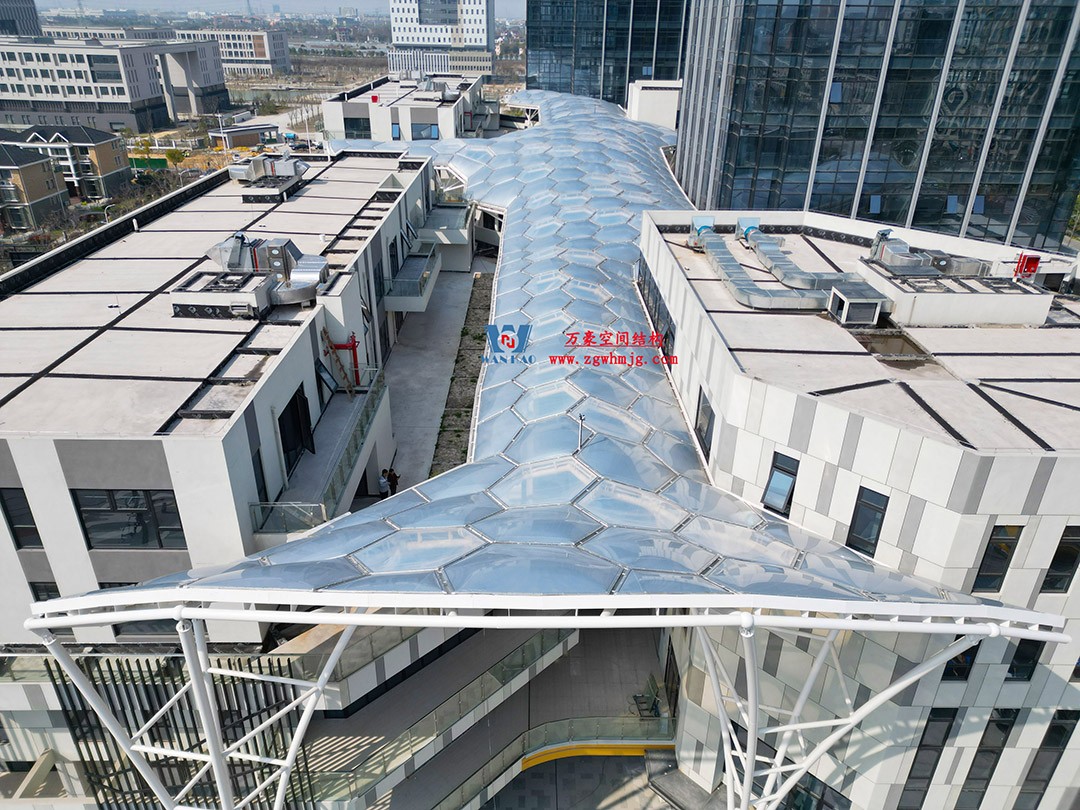 已完工，這個ETFE氣枕商業(yè)天幕閃亮登場！