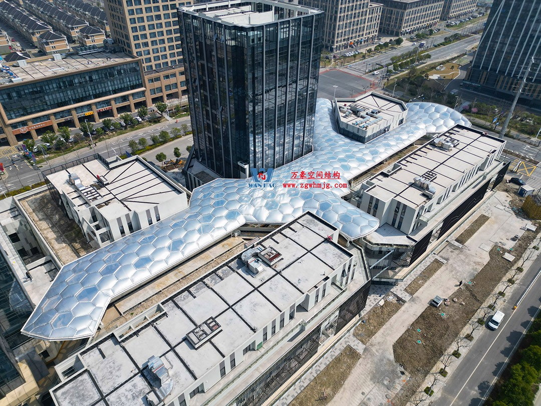 已完工，這個ETFE氣枕商業(yè)天幕閃亮登場！