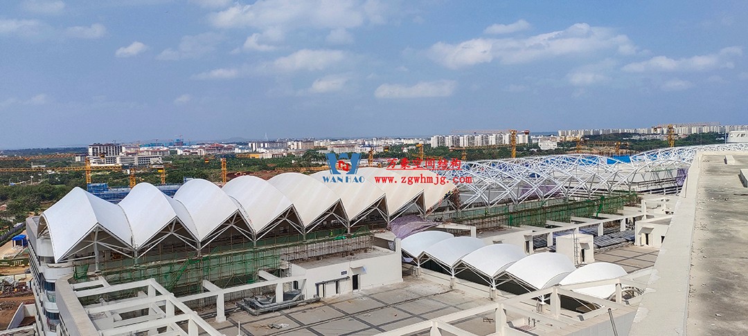 施工加速，這個PTFE膜結(jié)構(gòu)天幕即將完工！