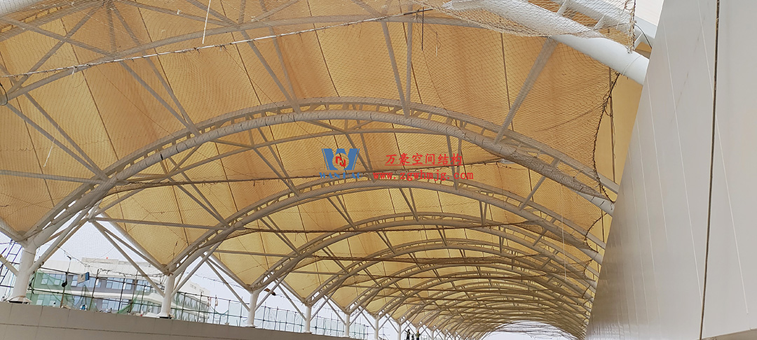 施工加速，這個PTFE膜結(jié)構(gòu)天幕即將完工！