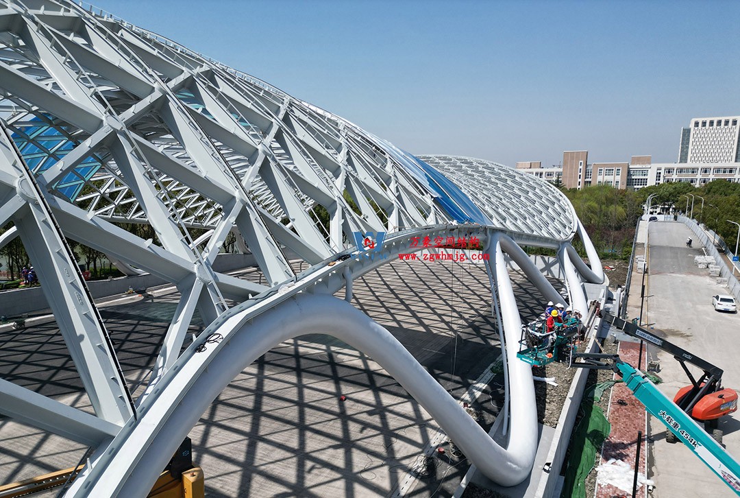 上海工程技術(shù)大學(xué)松江校區(qū)風雨操場ETFE膜結(jié)構(gòu)項目