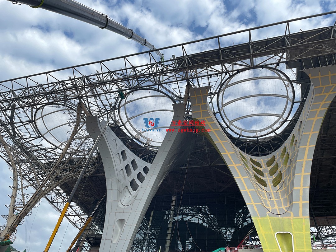 重慶東站站房正在加速建設(shè)，全力繪就項(xiàng)目新篇章