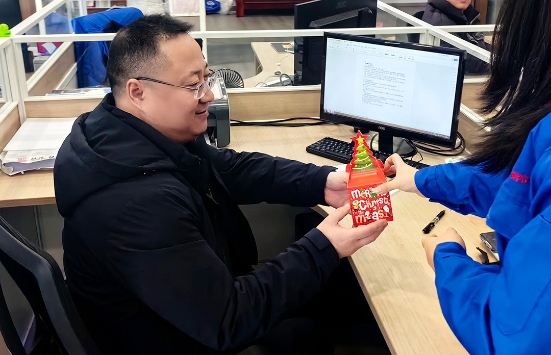 關(guān)愛(ài)員工，愛(ài)在萬(wàn)豪|暖心平安夜，傳遞“蘋”安幸福