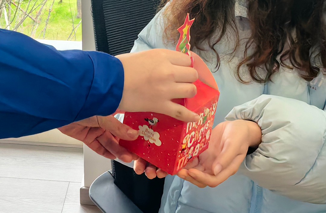 關(guān)愛(ài)員工，愛(ài)在萬(wàn)豪|暖心平安夜，傳遞“蘋”安幸福