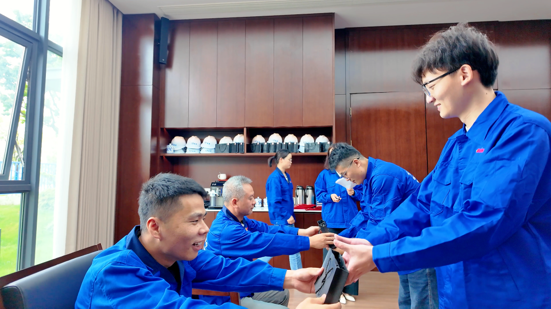 浙江萬豪空間結(jié)構(gòu)集團有限公司隆重舉行“匠心傳承·共筑未來”師徒大會！