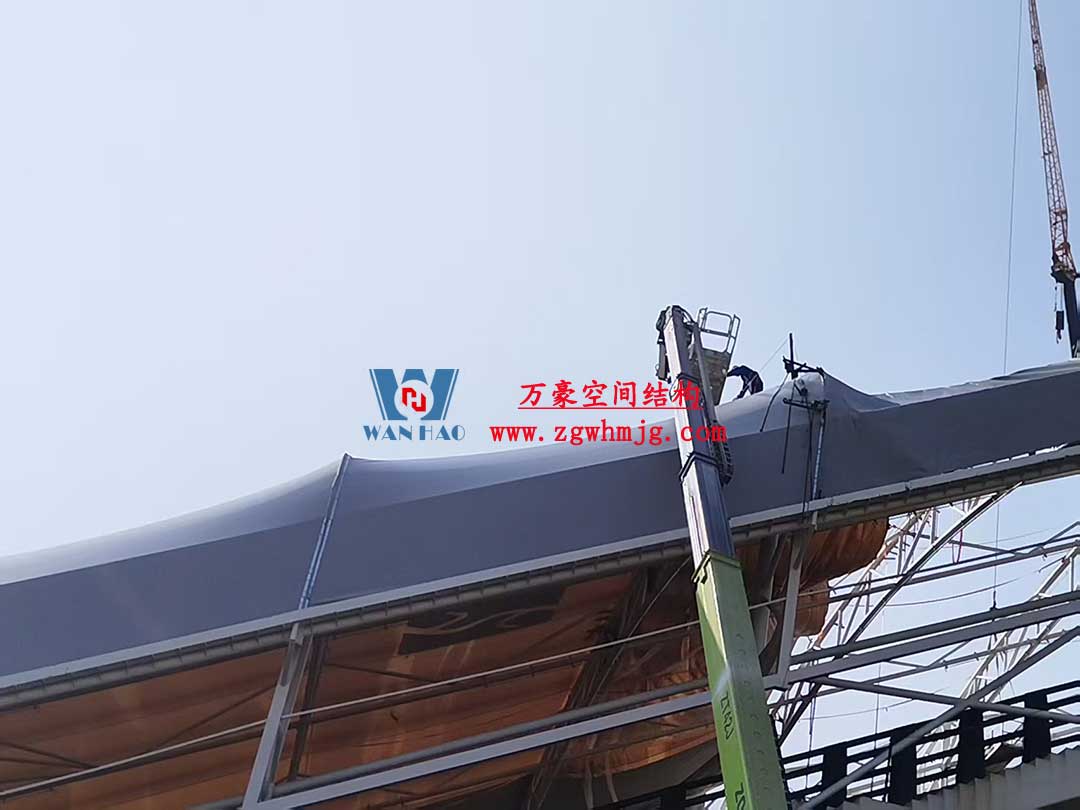 比亞迪紹興嵊州賽車場(chǎng)干拔沙坡觀景平臺(tái)PTFE膜結(jié)構(gòu)