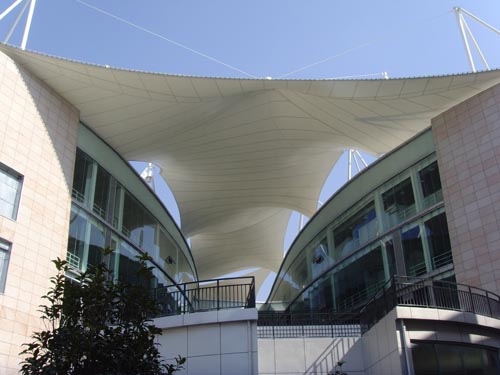 張拉膜結(jié)構(gòu)是什么？張拉膜結(jié)構(gòu)設(shè)計(jì)需要考慮哪些問(wèn)題