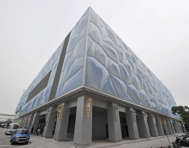 保持ETFE膜結(jié)構(gòu)干凈的方法是什么？如何清潔ETFE膜結(jié)構(gòu)