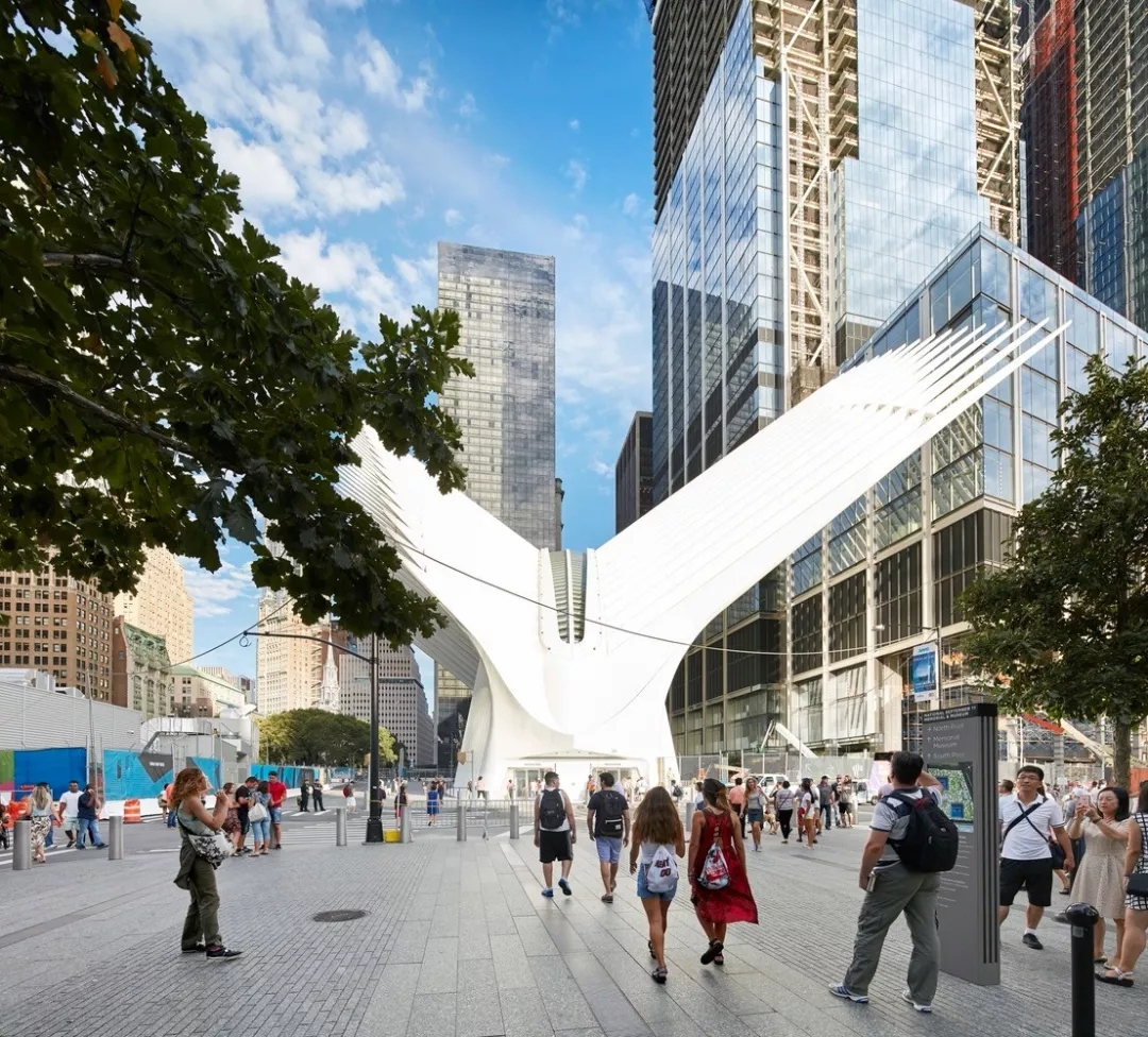 唯有鬼才，才敢讓建筑飛起來(lái)！