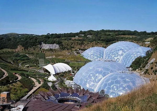 ETFE膜結(jié)構(gòu)建筑有什么特點(diǎn)？世界著名ETFE膜結(jié)構(gòu)建筑有哪些？