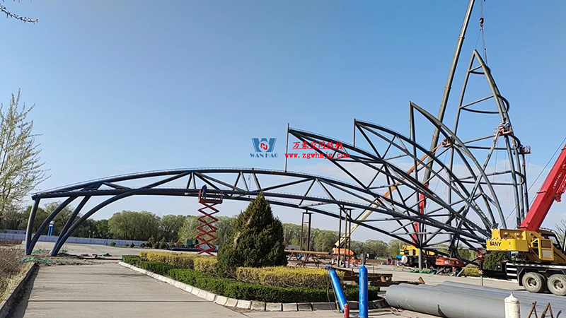 芳菲四月，共鑒美好！陜西定邊馬蓮灘沙漠公園鋼膜結(jié)構(gòu)工程最新進展播報