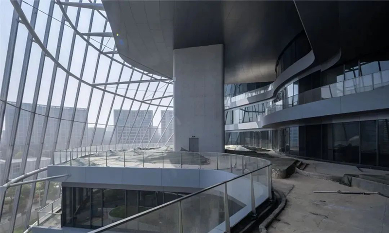 一座有骨骼、有皮膚的建筑