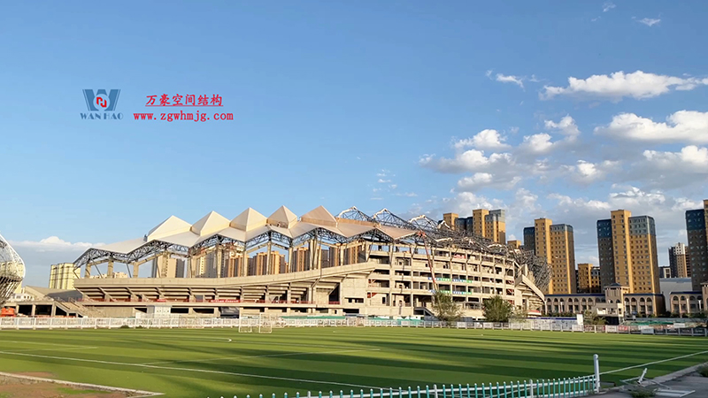 膜結(jié)構(gòu)建筑有著合理而簡約的結(jié)構(gòu)，而又具備各自非常實(shí)用的功能