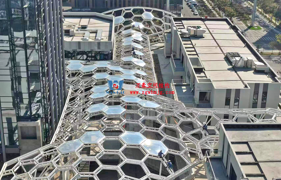 賦含夢(mèng)幻色彩的商業(yè)街膜結(jié)構(gòu)天幕，即將閃亮登場(chǎng)！