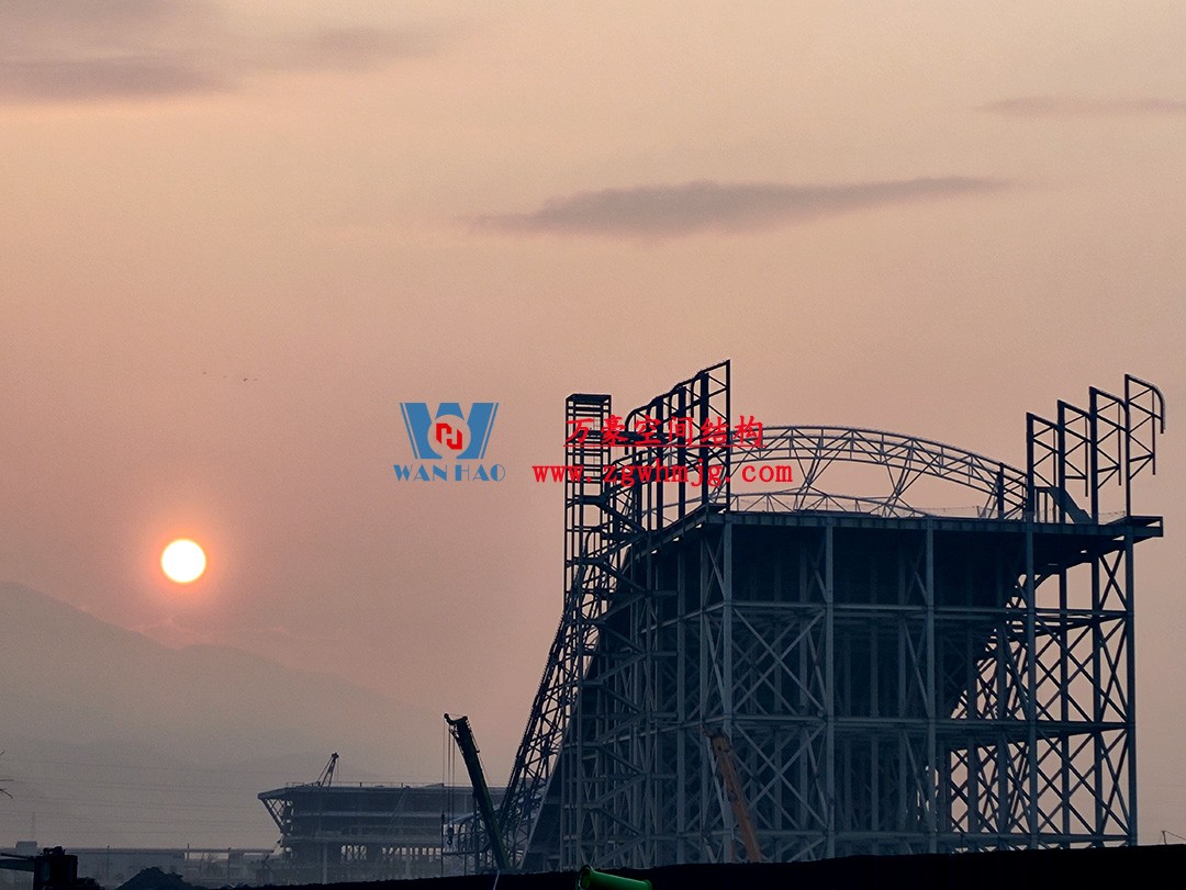 馭風(fēng)逐沙，織就賽道美學(xué)——比亞迪紹興嵊州賽車(chē)場(chǎng)干拔沙坡觀景平臺(tái)鋼膜結(jié)構(gòu)