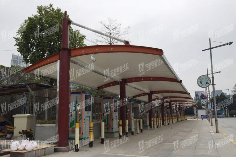 充電樁膜結(jié)構(gòu)車棚有什么特點(diǎn)？為何如此受歡迎？