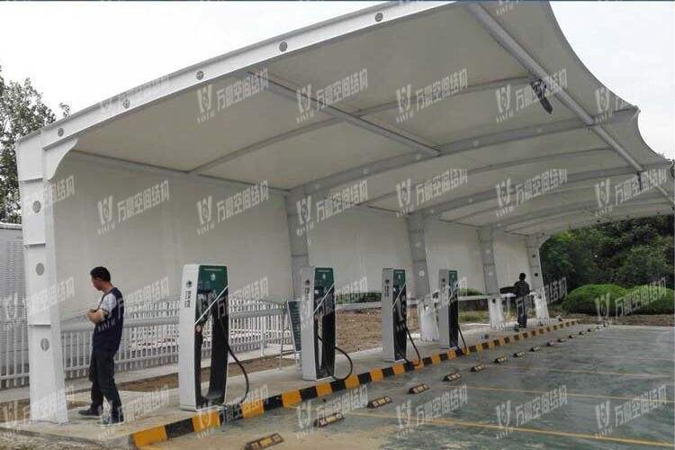 充電樁膜結(jié)構(gòu)車棚有什么特點(diǎn)？為何如此受歡迎？